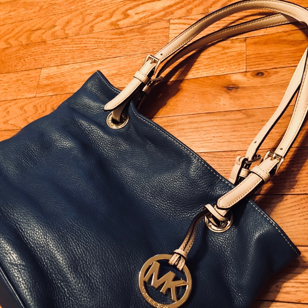 Michael Kors Purse • Good Condition